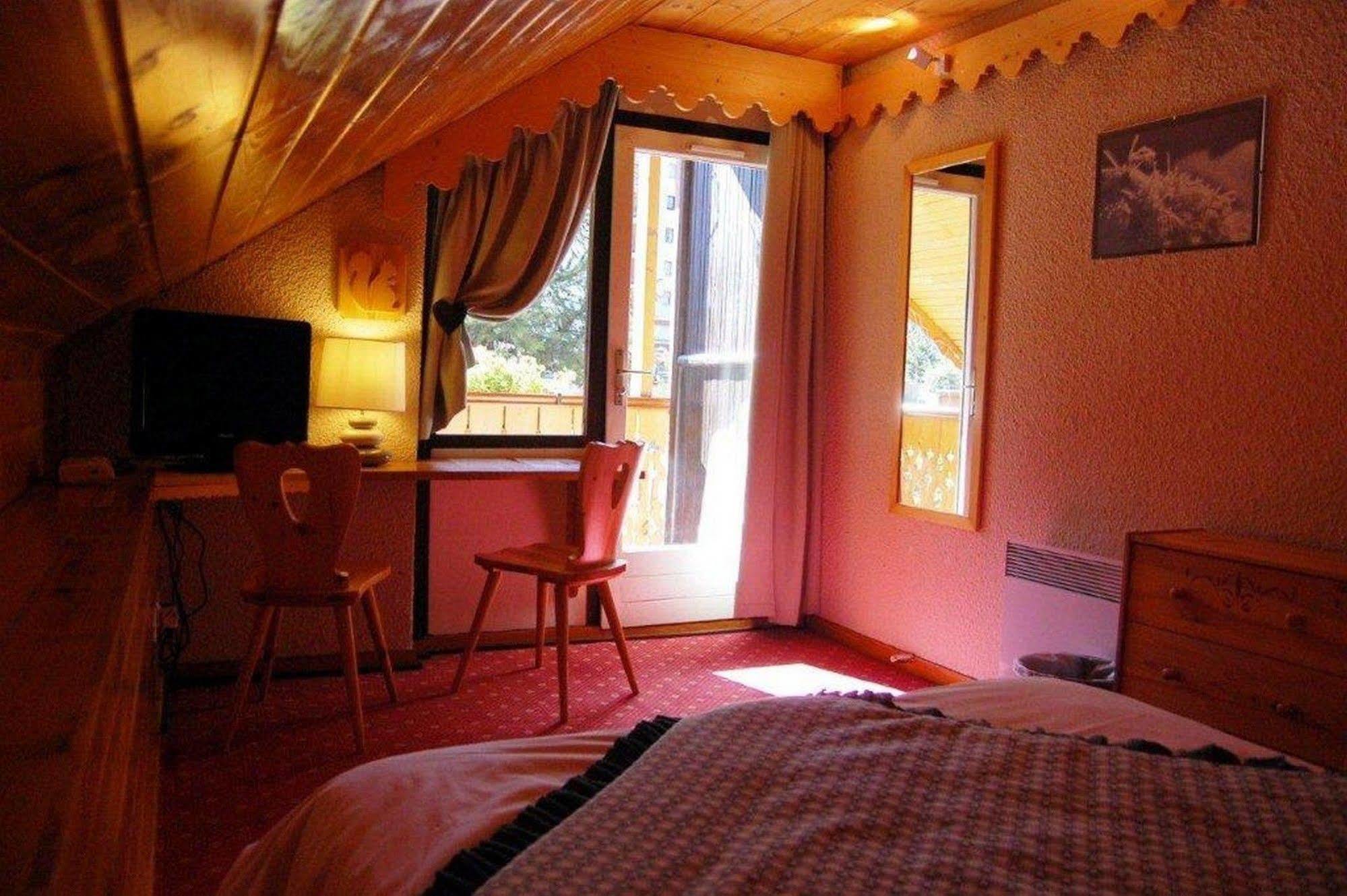 Hotel Ecureuil Вар Экстерьер фото