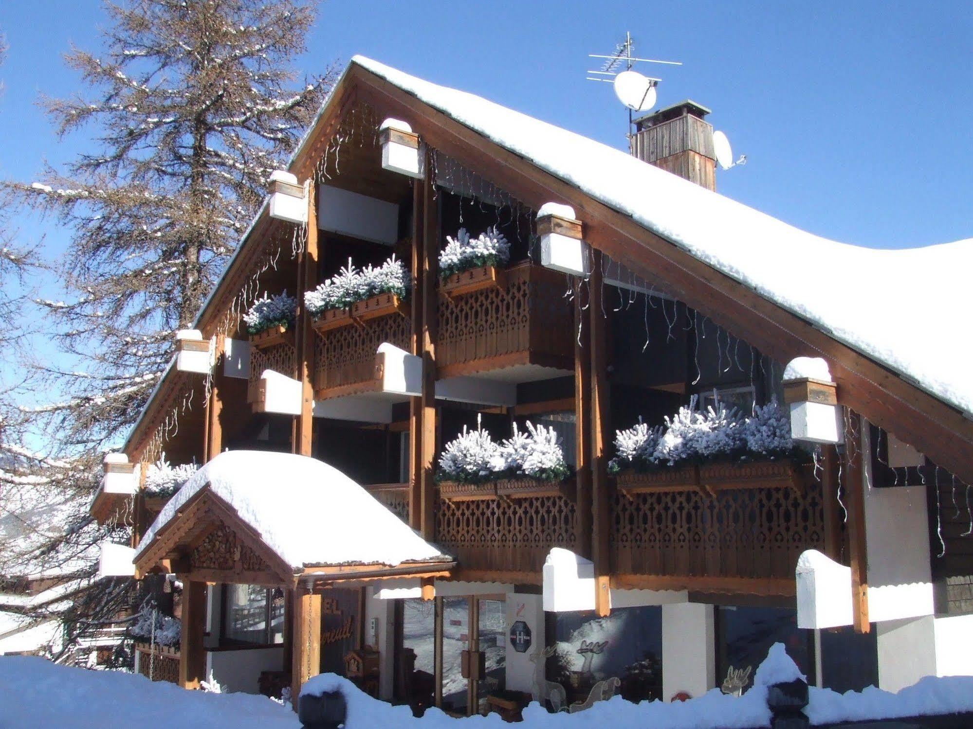 Hotel Ecureuil Вар Экстерьер фото